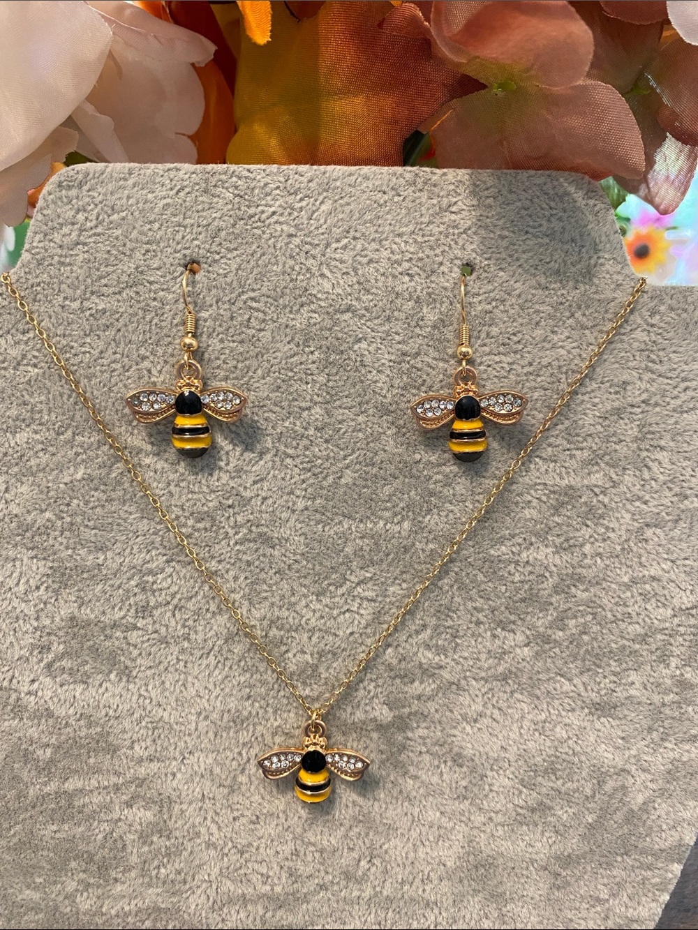 New Gold Bee Pendant Necklace and Drop Earrings Set in Yellow and Black
